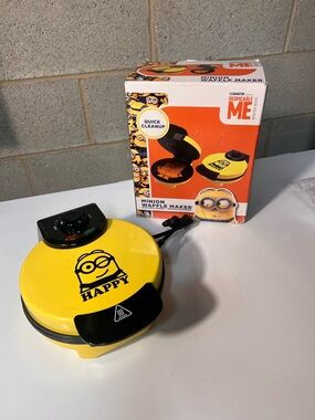 Minions Yellow 'Happy' Waffle Maker - Despicable Me